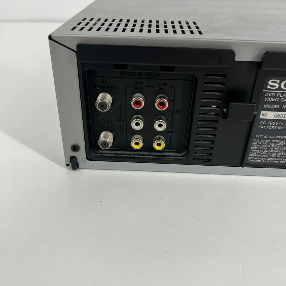 Sony SLV-D300P DVD VCR Combo Player Silver‎ Progressive Scan Hi-Fi Stereo VHS